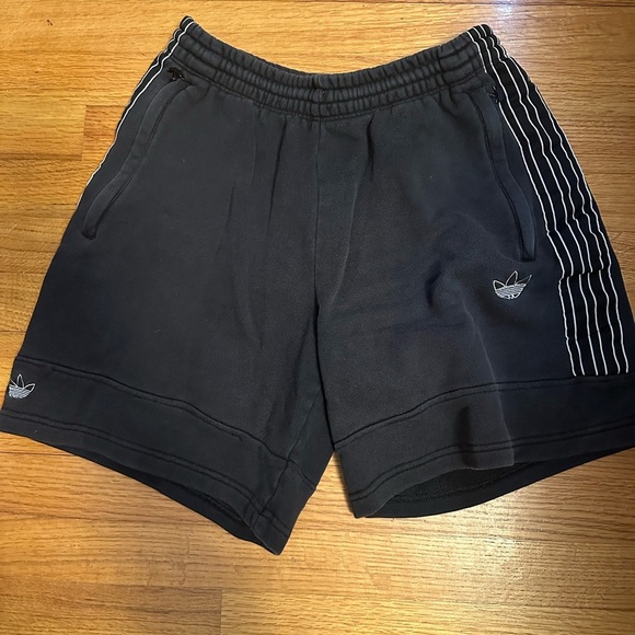 Adidas Sweat Shorts Mens Small  Black Trefoil Thick Gym Soccer Basketball Y2K(b4 - Picture 1 of 13